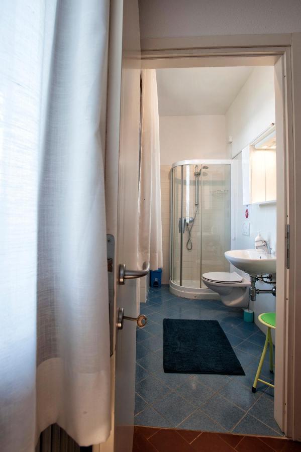 Casa Vacanze Tana Della Volpe Ispra Buitenkant foto
