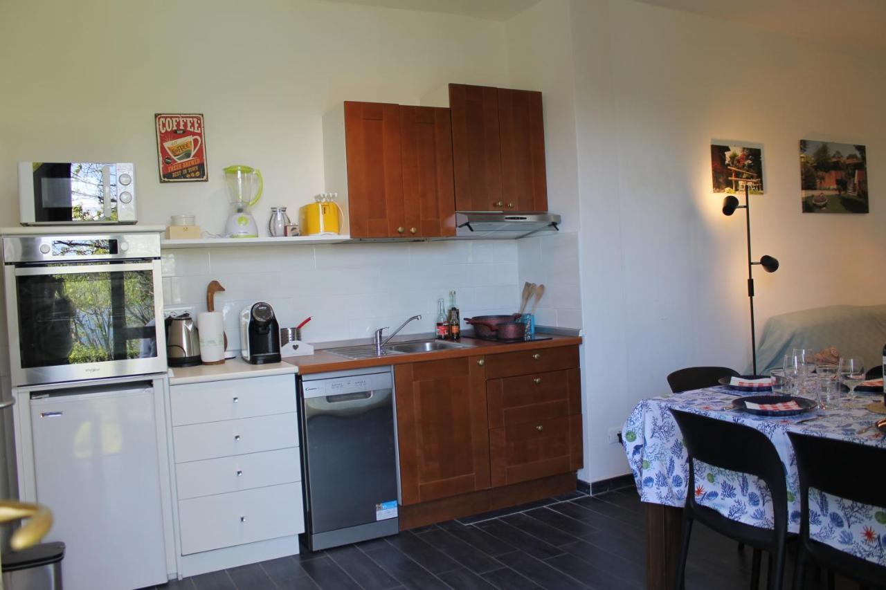 Casa Vacanze Tana Della Volpe Ispra Buitenkant foto